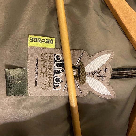 Women’s burton dryride snowboard ski vest furr hood small - Picture 4 of 4